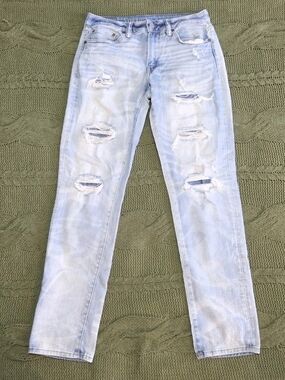 American Eagle Straight Leg Distressed Ripped Light Wash Jeans